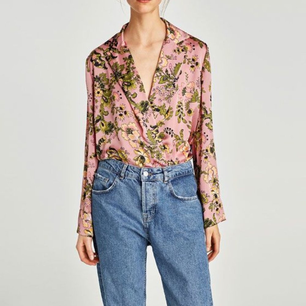 PRINTED BODYSUIT WITH LAPEL COLLAR